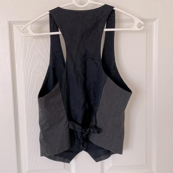 Vest - Picture 3 of 3